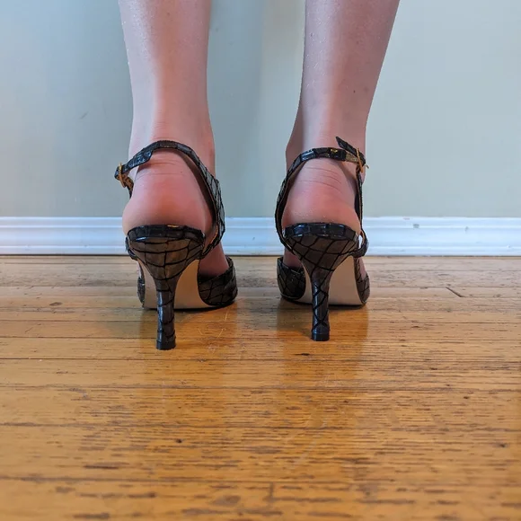 Heels - Picture 3 of 9